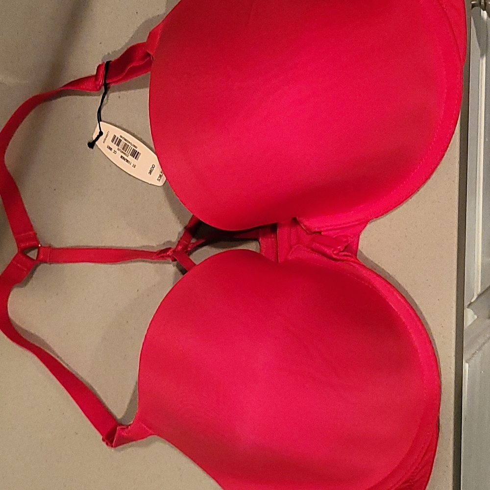 NWT Victoria's Secret bra 38DD